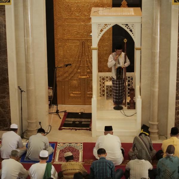 khutbah-idul-fitri:-meraih-fitrah-di-era-zaman-yang-pongah