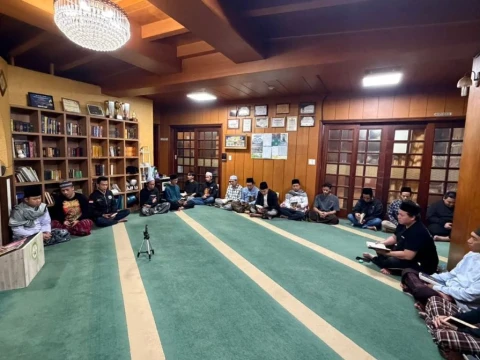 kala-dzikir-dzikrul-ghafilin-menggema-di-masjid-al-muhajirin-pyeongtaek,-korsel
