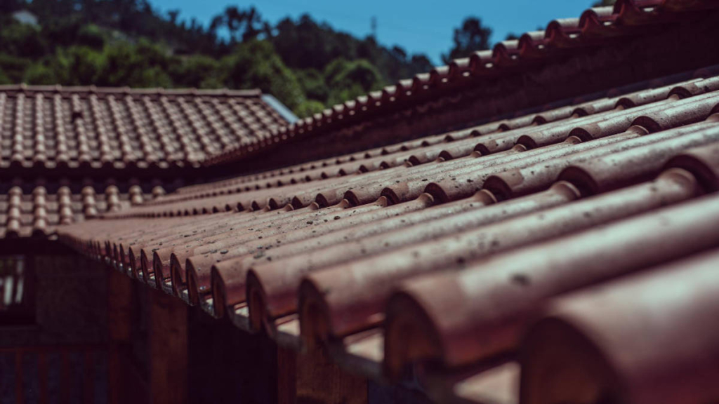 genteng-vs-seng:-dosen-ugm-bongkar-dari-risiko-teknis-hingga-soal-budaya