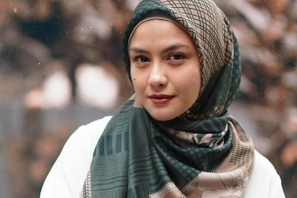 transformasi-revalina-s-temat:-dari-gadis-sampul-ke-ikon-elegan
