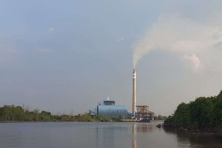 warga-dekat-pltu-tenayan-raya-nikmati-abu-bukan-listrik