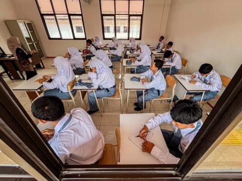 dpr-ingatkan-mutu-pendidikan-di-tengah-wacana-pjj-untuk-efisiensi-energi