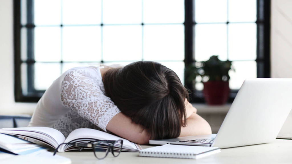 menurut-studi,-atasan-akan-beri-lebih-banyak-beban-kerja-pada-pekerja-yang-rajin