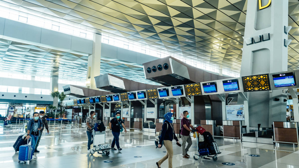 mantap!-bandara-soekarno-hatta-dan-ngurah-rai-melesat-di-daftar-top-100-skytrax