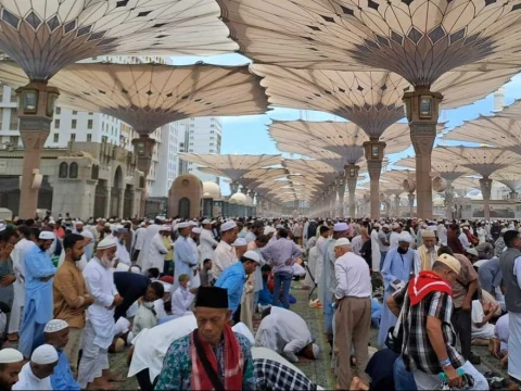 bus-jamaah-umrah-terbakar-di-dekat-madinah,-seluruh-penumpang-selamat