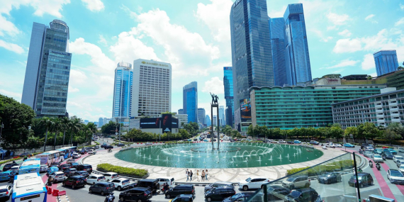 Ke Jakarta Aku Kan Kembali: Cerita Para Perempuan Desa Merantau ke Kota