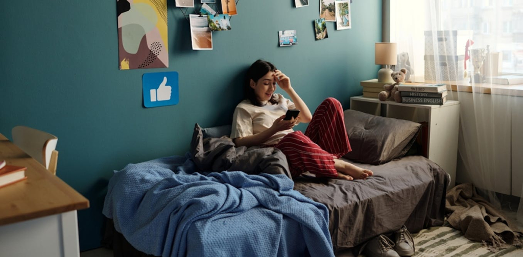 why-a-social-media-ban-for-teenagers-misses-the-point