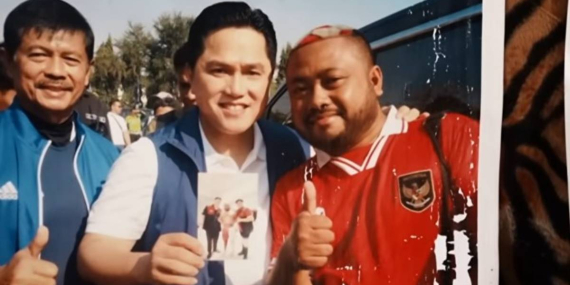 Nyentriknya Almarhum Mas Katon, Suporter Timnas Indonesia yang Totalitasnya Tak Main-main