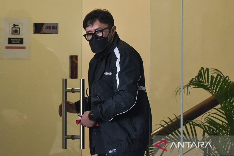 kpk-geledah-rumah-wakil-ketua-dprd-jawa-barat-ono-surono