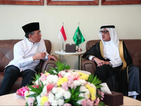 sambangi-dubes-arab-saudi,-ketum-pbnu-harap-konflik-timur-tengah-reda-lewat-diplomasi