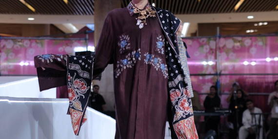 Closing Ceremony Ramadan Runway 2026 Persembahkan Parade Mode Desainer Legendaris Indonesia