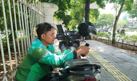 bayang-bayang-harga-bbm-naik,-pengemudi-ojol-keluhkan-ongkos-murah-dan-biaya-bensin-tinggi 