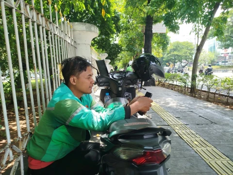 bayang-bayang-harga-bbm-naik,-pengemudi-ojol-keluhkan-ongkos-murah-dan-biaya-bensin-tinggi 