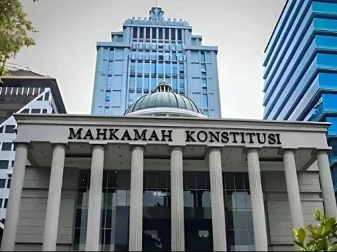 pemohon-di-mk-soroti-defisit-apbn,-sebut-ruang-fiskal-negara-makin-terbatas-akibat-mbg