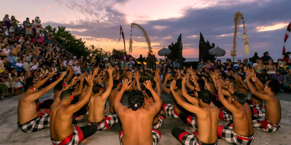 Estetika Tari Kecak: Harmoni Suara dan Gerak yang Khas