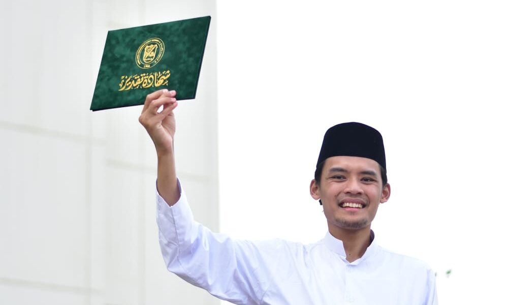 adab-di-atas-ilmu:-fondasi-peradaban-islam-yang-terlupakan