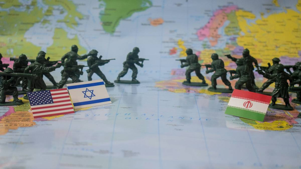 alasan-di-balik-mayoritas-masyarakat-ri-yang-tolak-serangan-as-israel-ke-iran