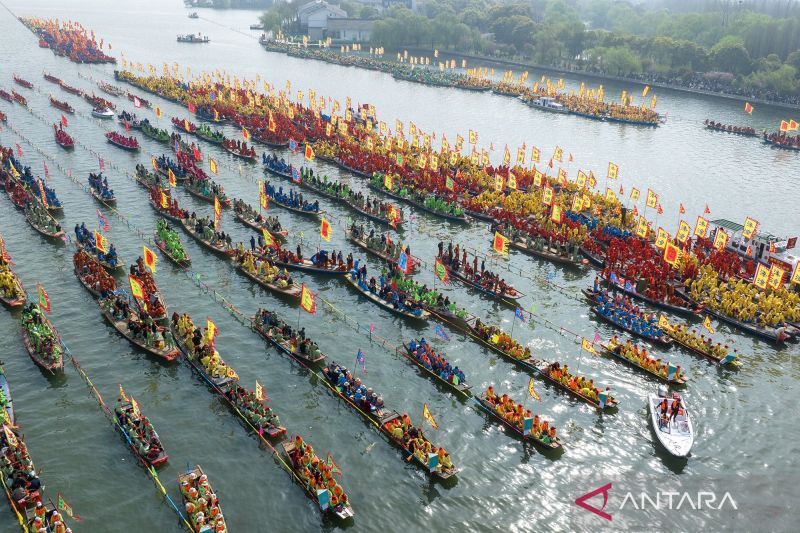 lautan-perahu-padati-qinhu:-beginilah-kemegahan-festival-qintong-2026-dari-udara