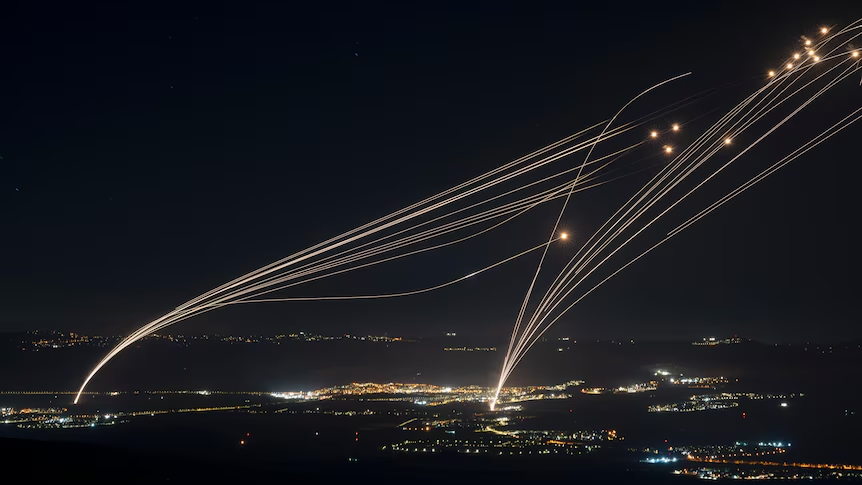 iron-dome-tak-kebal,-israel-akui-rudal-iran-berhasil-tembus