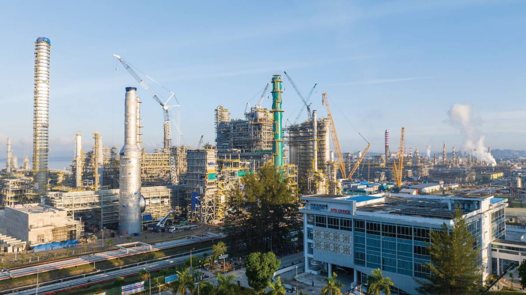 10-kilang-minyak-terbesar-di-asean:-kilang-minyak-balikpapan-dan-cilacap-masuk-daftar!
