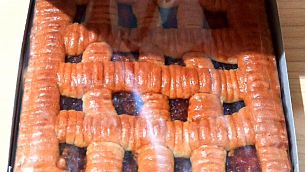 kue-bay-tat-khas-bengkulu,-kudapan-tradisional-yang-dulu-disajikan-untuk-raja-dan-bangsawan