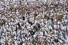 wacana-war-tiket-haji-dikritik,-komnas-haji-ingatkan-potensi-kesenjangan-hingga-kekacauan-sistem