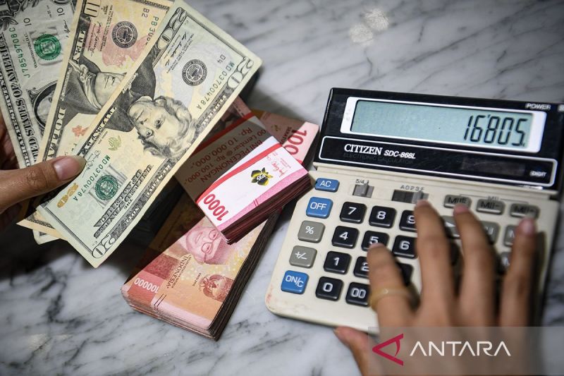 rupiah-melemah-seiring-trump-ancam-tutup-selat-hormuz