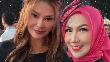 5-potret-tamara-bleszynski-dalam-balutan-dress-hitam-saat-hadiri-pernikahan-teuku-rassya