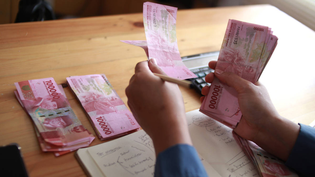 penjualan-eceran-diprediksi-melejit,-warga-daerah-makin-senang-belanja