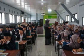 semakin-menjadi-tren,-orang-tua-pilih-pendidikan-anaknya-di-pesantren