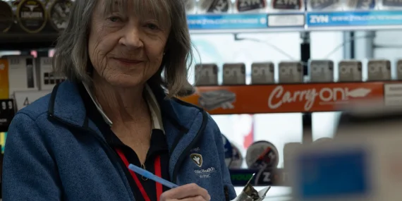 Aktivis Pejuang Larangan Nikotin bagi Generasi Mendatang