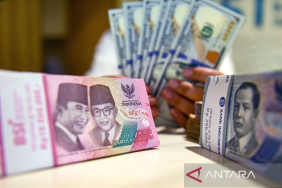rupiah-melemah-seiring-s&p-beri-“outlook”-negatif-terhadap-obligasi-ri