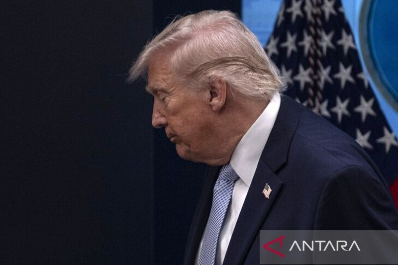 trump:-iran-akan-serahkan-uranium-diperkaya-ke-as