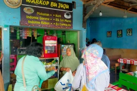indonesia’s-garbage-crisis:-the-irony-of-women-amid-the-stench-of-garbage