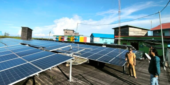 para-perempuan-muara-enggelam-gerakkan-ekonomi-desa-manfaatkan-energi-surya