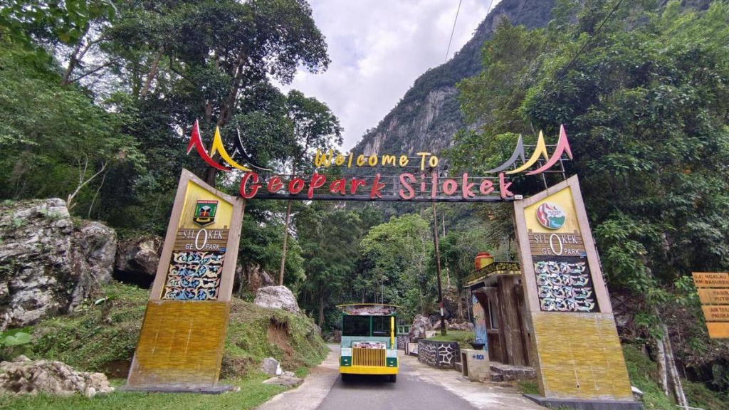 geopark-silokek,-harmoni-geologi-dan-budaya-di-jantung-kabupaten-sijunjung
