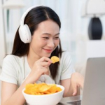 5-faktor-psikologis-orang-sering-nonton-drakor-yang-sama-berulang-kali