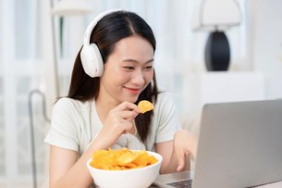 5-faktor-psikologis-orang-sering-nonton-drakor-yang-sama-berulang-kali