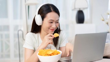 5-faktor-psikologis-orang-sering-nonton-drakor-yang-sama-berulang-kali