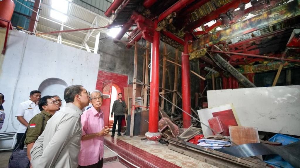 kunjungi-padang,-menteri-kebudayaan-komitmen-revitalisasi-klenteng-see-hin-kiong