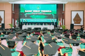 wisuda-ke-10,-rektor-unugha:-jangan-jadi-sarjana-yang-mengangkasa,-jadilah-membumi