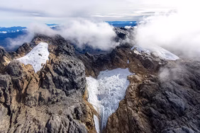 mahkota-putih-nusantara-di-tanah-papua-segera-menjadi-batu-yang-gersang