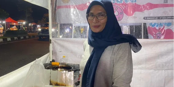 Nestapa di Balik Melonjaknya Harga Plastik, Perempuan Pedagang Makin Terhimpit