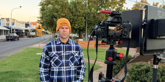 view-from-the-hill:-it’s-a-chilly-campaign-for-matt-canavan-in-farrer