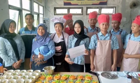 dua-kartini-pesisir-rembang-kembangkan-inovasi-olahan-ikan-bernilai-jual-tinggi