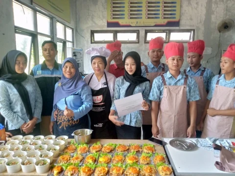 dua-kartini-pesisir-rembang-kembangkan-inovasi-olahan-ikan-bernilai-jual-tinggi