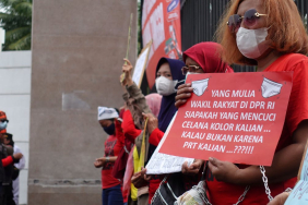 cuma-‘nyuci-ngepel’:-bagaimana-bias-gender-melanggengkan-eksploitasi-prt-di-indonesia