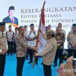 wakil-ketua-dpr-lepas-391-jamaah-haji-kloter-pertama