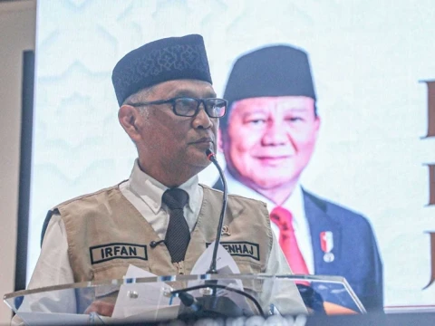 menhaj-dan-dpr-ri-lepas-391-jamaah-kloter-pertama-embarkasi-banten