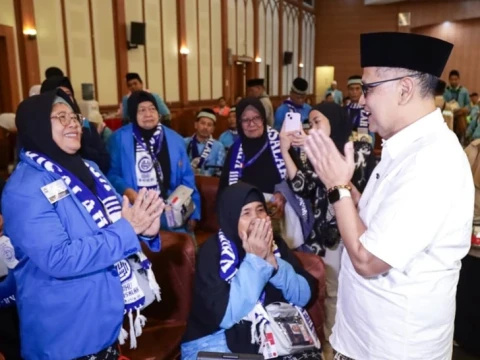 menhaj-lepas-391-jamaah-haji-kloter-pertama,-ingatkan jaga-kesehatan dan ikuti arahan pimpinan